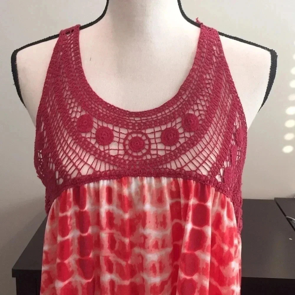 No Boundaries top